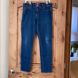Sofia Skinny Lucky jeans.